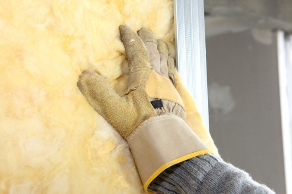 Insulation with hand