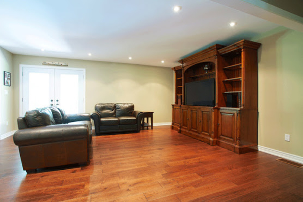 how to choose baseboard materials